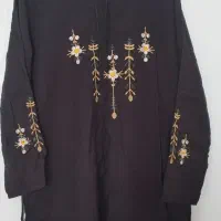 تعدادی لباس در حد نو
