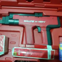 تفنگی میخکوب