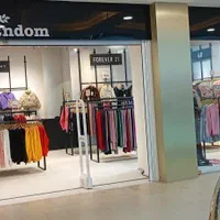 فروشنده خانم وآقا پوشاک زنانه(منطقه آزاد انزلی)