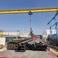 کارگر جوشکار برشکار جهت آهن فروشی