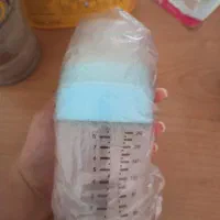 2 عدد شیشه شیر یومی انگلستان دارای گرم کن|اسباب و اثاث بچه|اصفهان, باغ دریاچه|دیوار