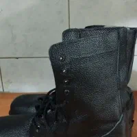 یک جفت پوتین شماره44 نونو