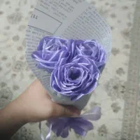 گل بنفش سه شاخه ای