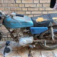 موتور سیکلت پارکینگ