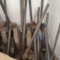 تعدادی پرس قیمت گرد قلاویز دستی و ابزار الات