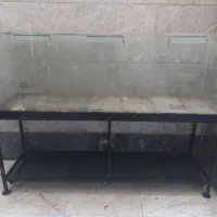 آکواریوم بزرگ همراه با در شیشه ایی و پایه فلزی