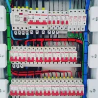 برقکار.برقکاری.برقکشی ساختمان ونصب آیفون تصویری