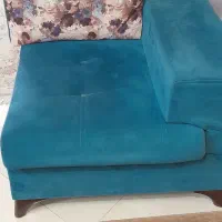 مبلمان سفارشی در حد با پاف سه نفره و میز