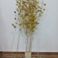 گل طلایی فلزی