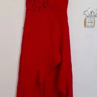 تعدادی لباس در حد نو|لباس|قائن, |دیوار