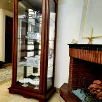 وسایل منزل مبلمان راحتی ومیز ناهارخوری چوبی