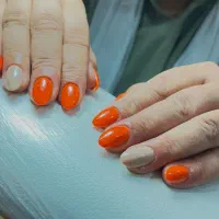 خدمات کاشت ناخن|خدمات آرایشگری و زیبایی|شیراز, احمدی جنوبی|دیوار