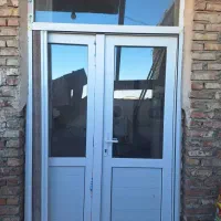 فروشی ۲ عدد پنجره ۱ عدد درب