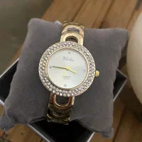 ساعت زیبا و شیک نو