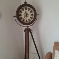 ساعت پایه دار