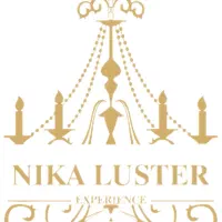 کارگر ساده و مونتاژ کار در کارگاه لوستر فقط اقا