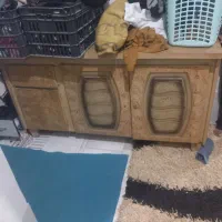 کمد آهنی و گل زیبا و ساعت