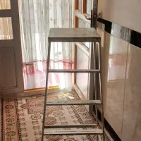چهارپایه فلزی