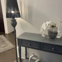 آباژور ایستاده