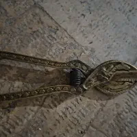 انبر برنجی نقش دار