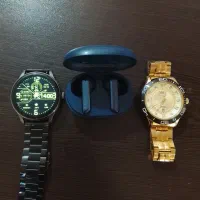 دو عدد ساعت ب همراه یک ایرپاد