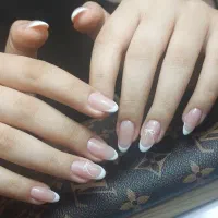 خدمات ناخن‌ فقط هزینه مواد