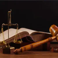 وکیل پایه یک دادگستری مشاوره کوتاه رایگان