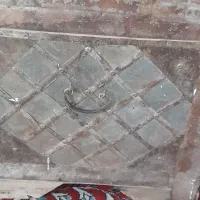 صندوق کهنه قدیمی قفل دار|کلکسیون اشیاء عتیقه|اصفهان, شهشهان|دیوار