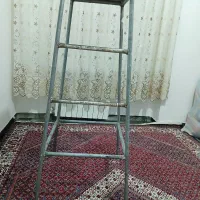 چارپایه آهنی محکم و مقاوم