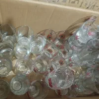 سرویس چینی شش نفره وچیز های دیگه هم هس مشاهده کنید