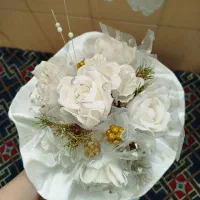 دسته گل عروس و کیف|گل مصنوعی|کهریزک, |دیوار