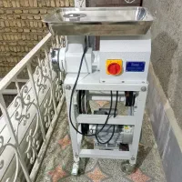 خریدار چرخ کوشت لوازم رستوران. یخچال. کوکا همه نو