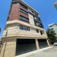 آپارتمان/۸۱متری/خوش ساخت/دارای وام