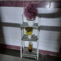 سه عدد استند شیک سه طبقه و چهار طبقه