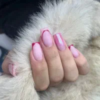 خدمات کاشت ناخن،زلف میکاپ و اصلاح