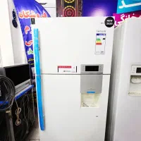 یخچال فریزر بسیار تمیز و سالم جادار برند اسنوا