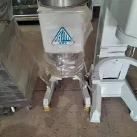 نیازمند کارگرساده برای قنادی برای خمیرگیری