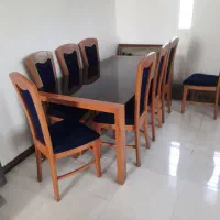 مبل راحتی و میز ناهارخوری