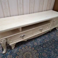 میزتلوزیون کرمی