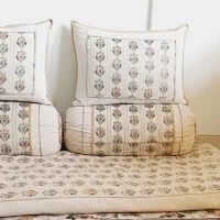 بالش و پشتی|رختخواب، بالش، پتو|اصفهان, فرودگاه شهید بهشتی|دیوار