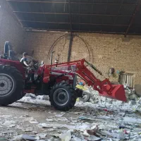 تراکتورکار حرفه ای از نخاله زدن پهن خاک برداری|خدمات باغبانی و درختکاری|قم, قلعه صدری|دیوار