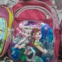 مقنعه وکوله پشتی