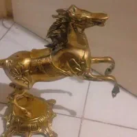 مجسمه اسب فلزی دکوراسیون با آب کاری طلا