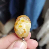 تعدادی مهره و سنگ جالب