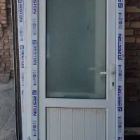 درب پی وی سی
