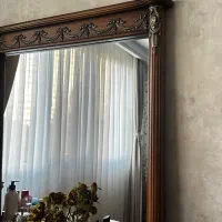 تخت وتشک  و میز ارایش وکنسول و اینه و پا تختی ۲عدد