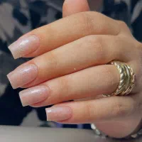 آموزش کاشت ناخن