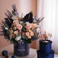 باکس گل و کیک خاص/تحویل سریع/مناسب هدیه ومناسبت‌ها