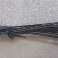 تعدادی سیخ آهنی و محکم