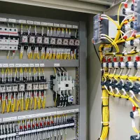 برق کار صنعتی برقکار تابلوهای PLC و BMS